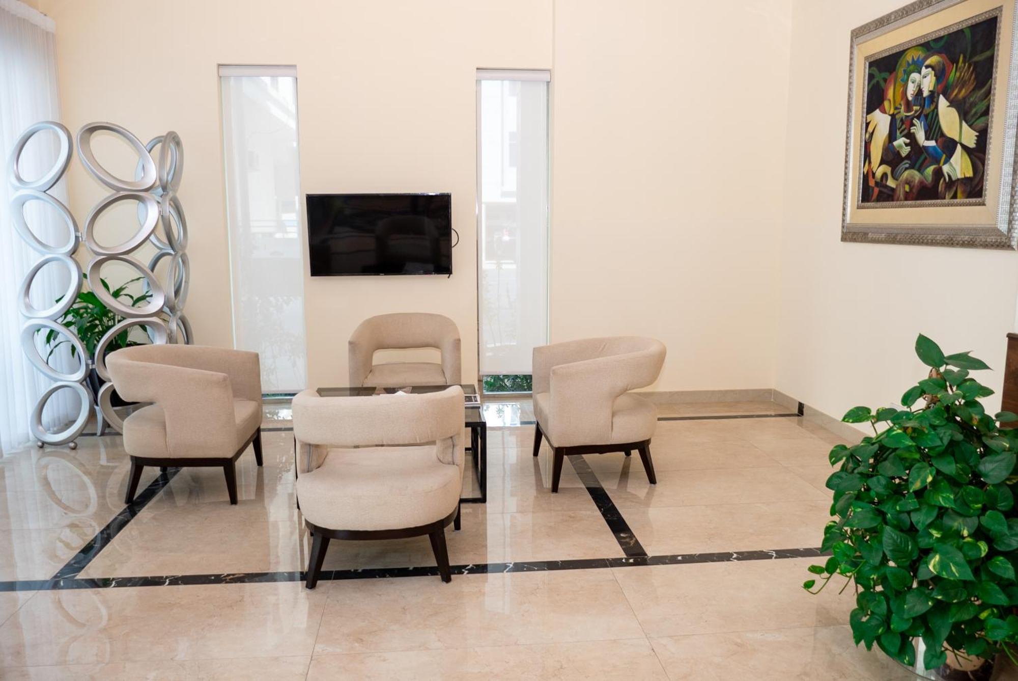 Excelsior Luxury 3* Manama